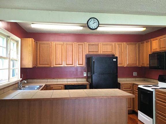 2nd image of 153 Rowland Ln