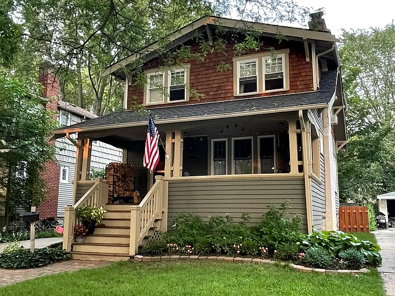 812 Maplegrove Ave — Photo 1