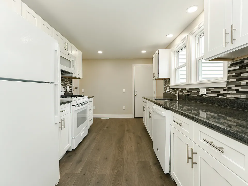71 Saint Elizabeth St #1