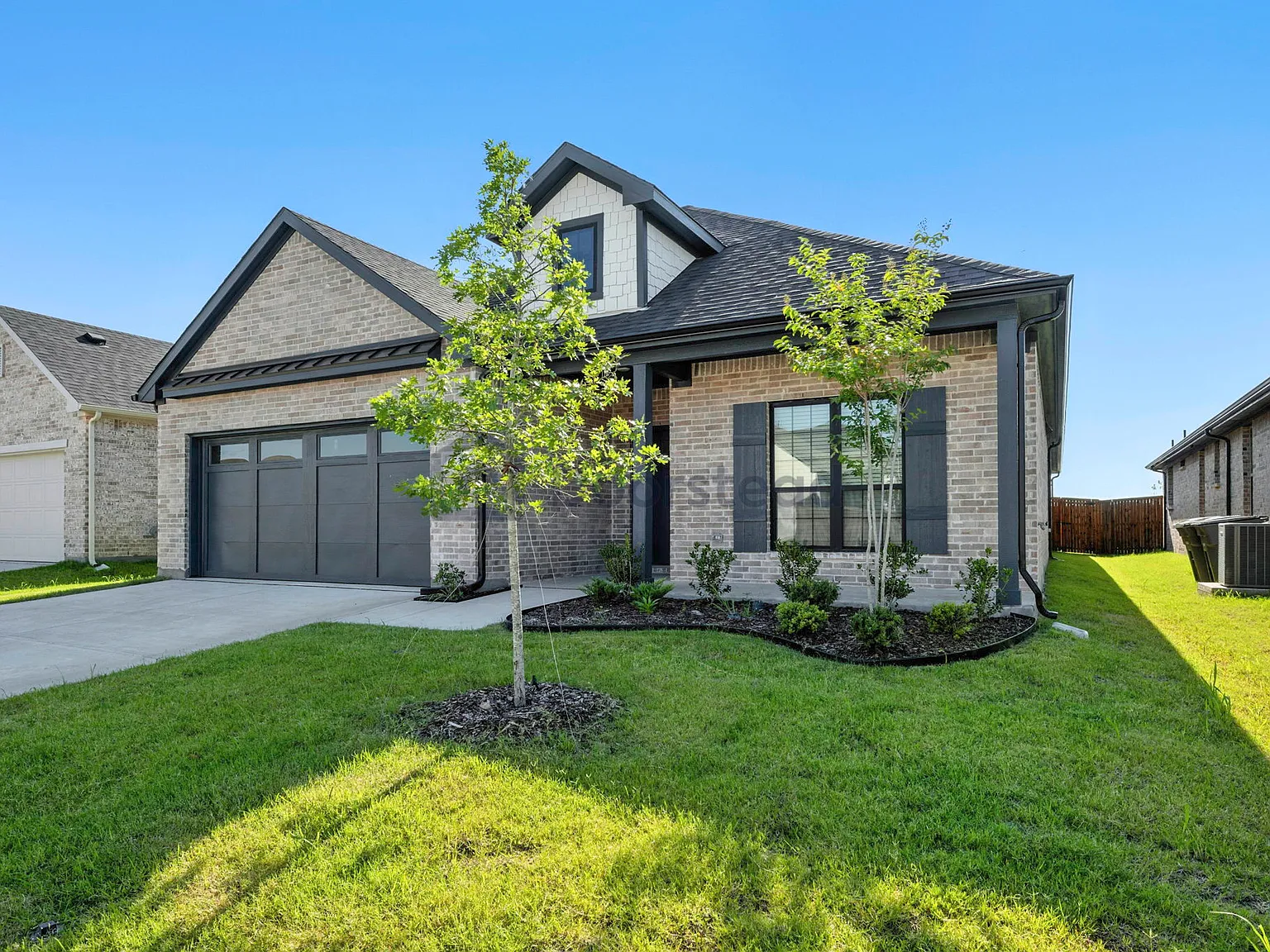 5 bed, 3.0 bath, 2500 sqft, $2,800 — Photo 3
