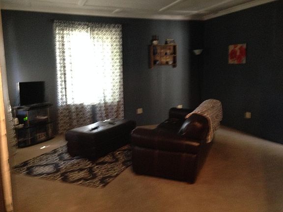 3rd image of 616 Caroline St