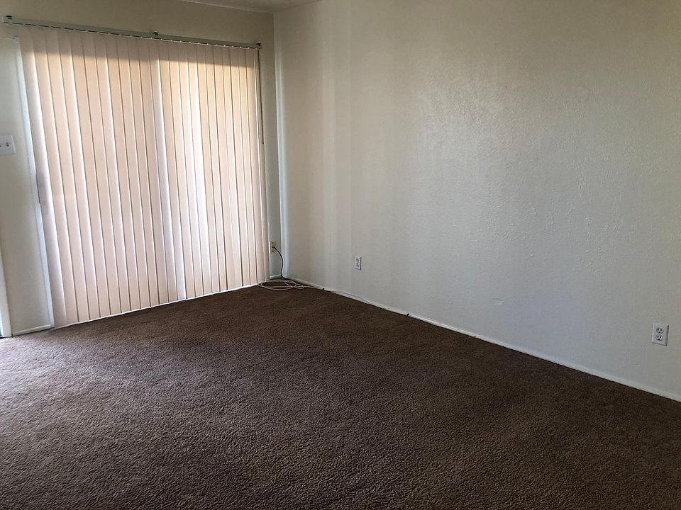 1st image of 212 Vassar Dr SE APT 3