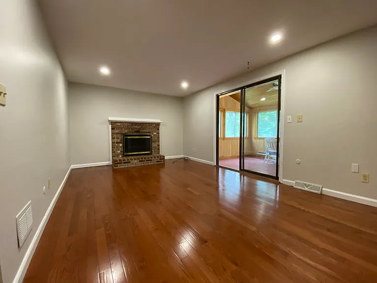 336 Cedar St — Photo 10