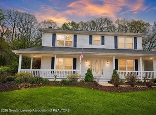 301 Windy Rush Ln, Dewitt, MI 48820