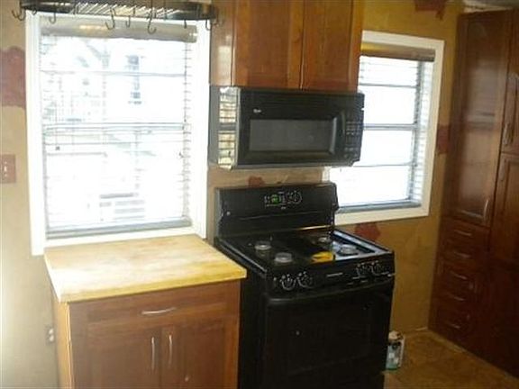 3rd image of 2007 Franklin Ave