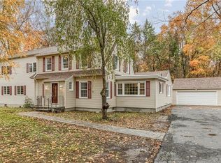 121 Rimmon Rd, Woodbridge, CT 06525