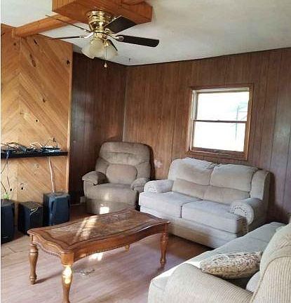 5th image of 305 3rd St #A