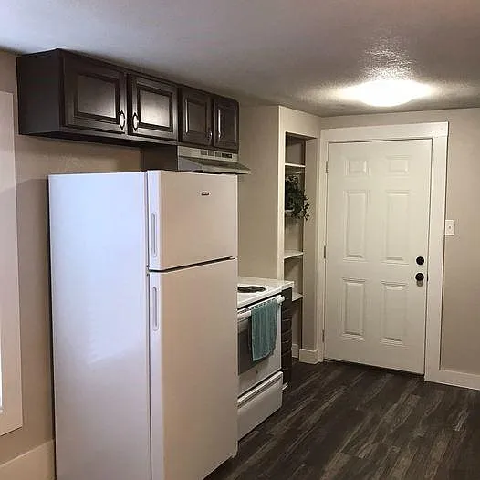 216 W Republic Ave #4 — Photo 3