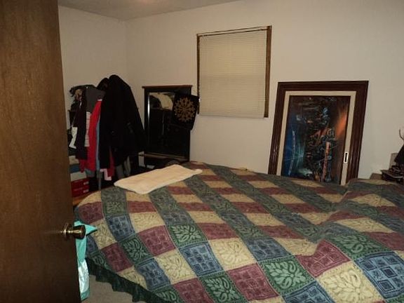 5th image of 213 Theresa Ln