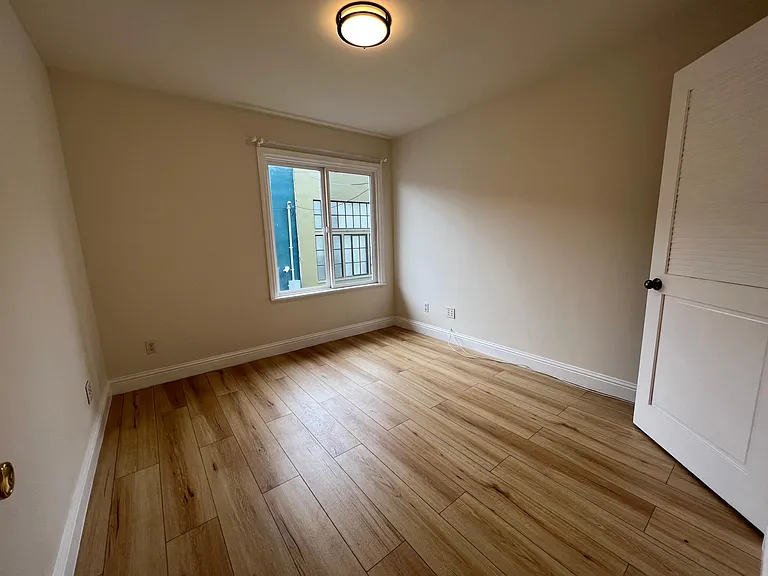 128 Wilmot St — Photo 16