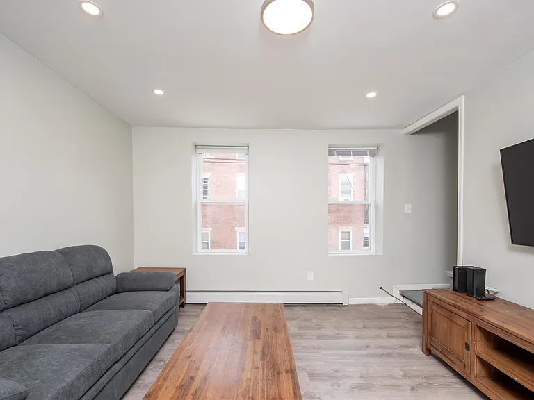 51 14th St #2 — Photo 13