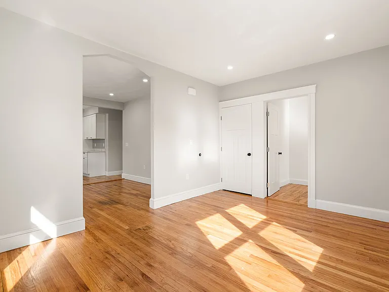83 Franklin Ave #83 — Photo 7