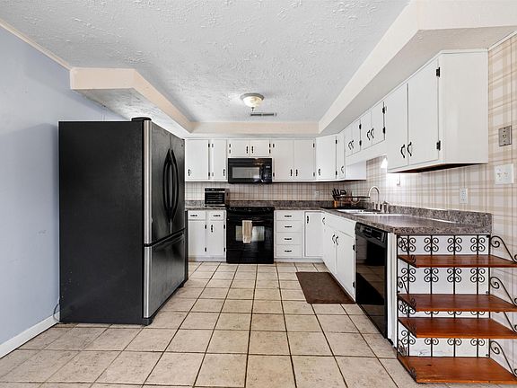 5th image of 918 N 37th St