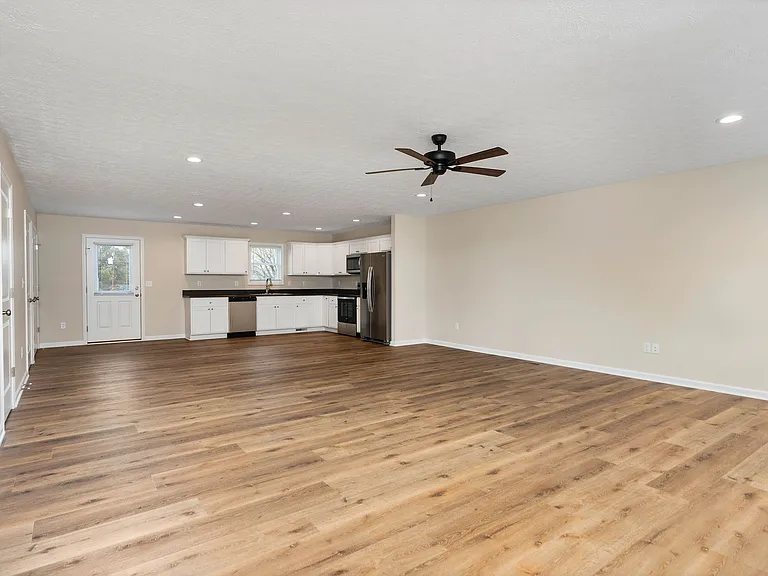635 N Bayard Ave — Photo 7