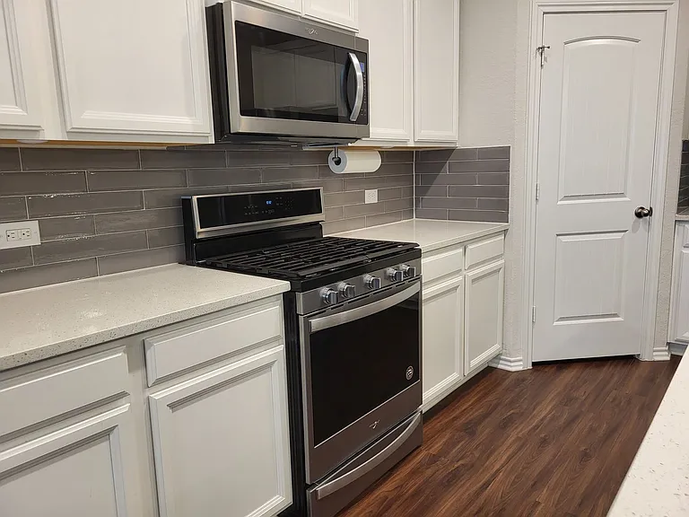 6934 Shiraz Way — Photo 14