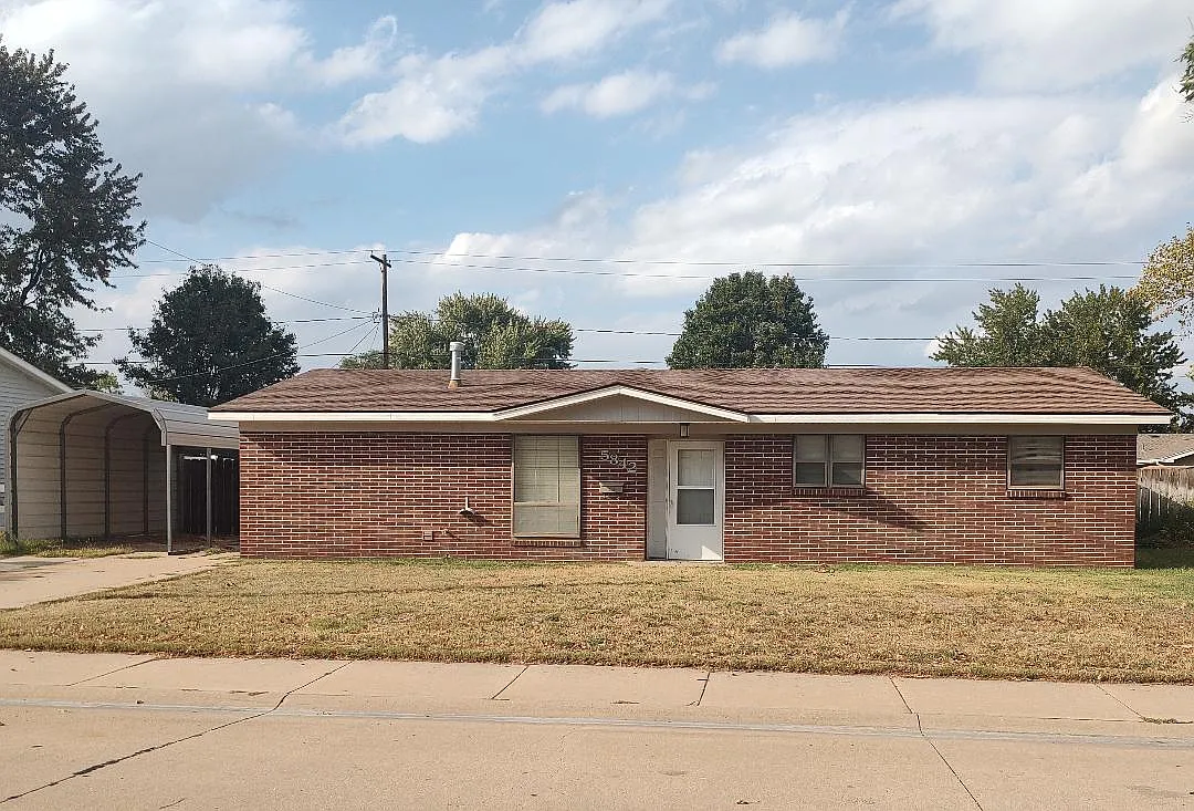 3 bed, 1374 sqft, $1,100 — Photo 1