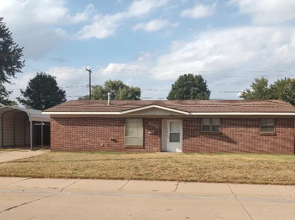 5842 Rosewood Dr, Great Bend, KS 67530