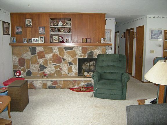 4th image of 501 Riverview Dr