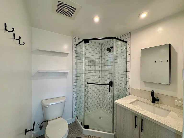 5055 Lincoln Ave — Photo 15