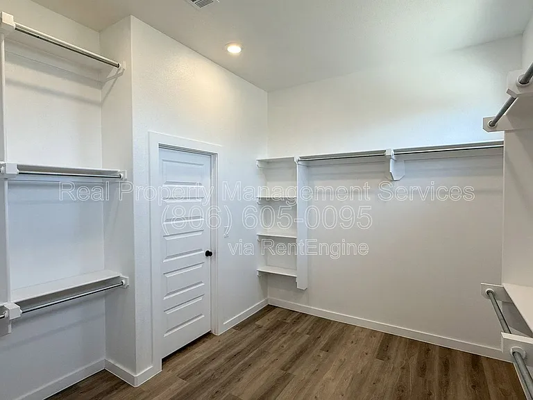 2915 Tractor Ave — Photo 7