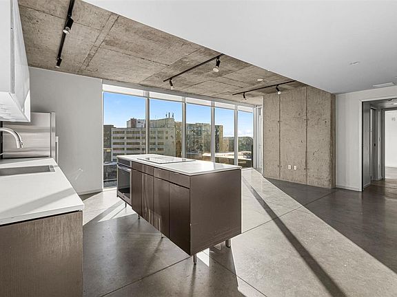 4th image of 201 E Washington St Unit 701