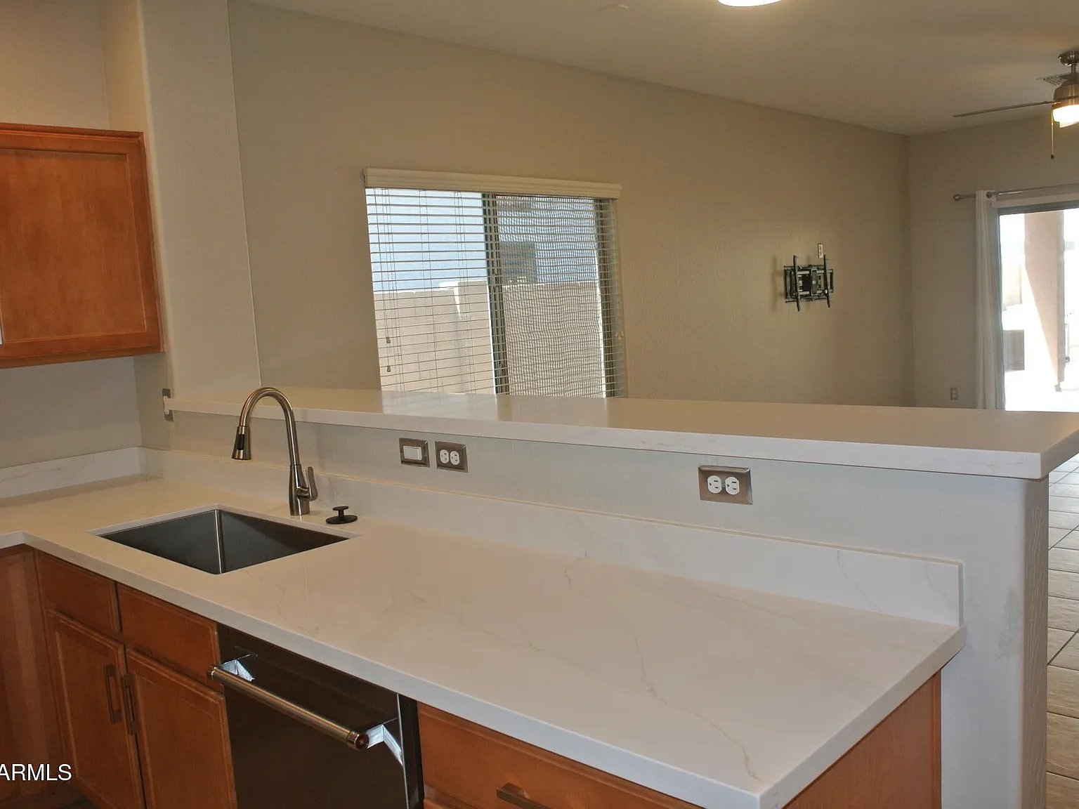 3 bed, 1514 sqft, $2,400 — Photo 2
