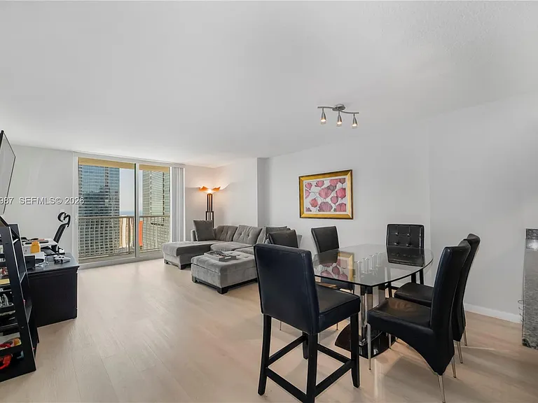1200 Brickell Bay Dr #4121 — Photo 9