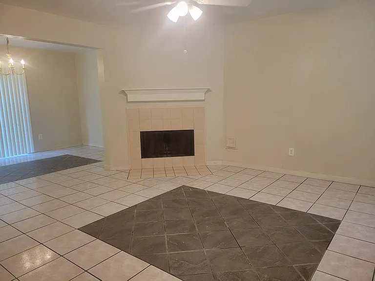 8819 Roaring Point Dr — Photo 2