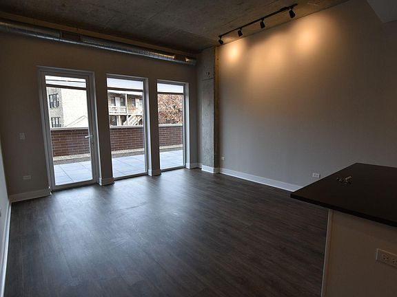 5th image of 3811 N Broadway St #215
