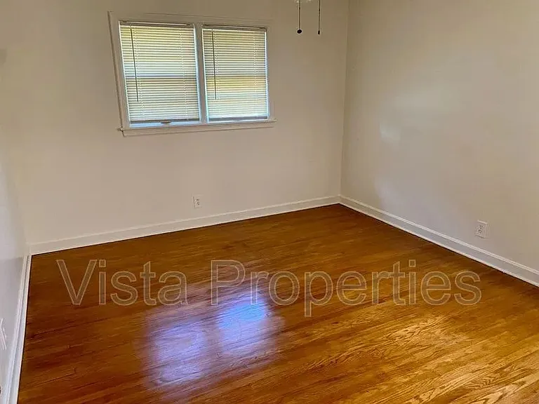 3655 Kahlert Avenue | Bedroom 1