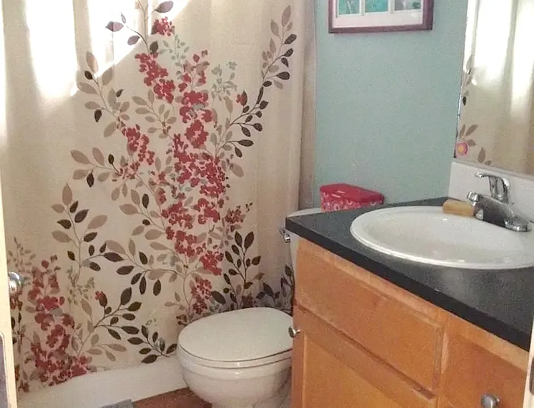 En suite full bath