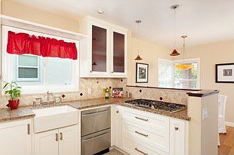 Kitchen 1 :: 7408 Sunkist