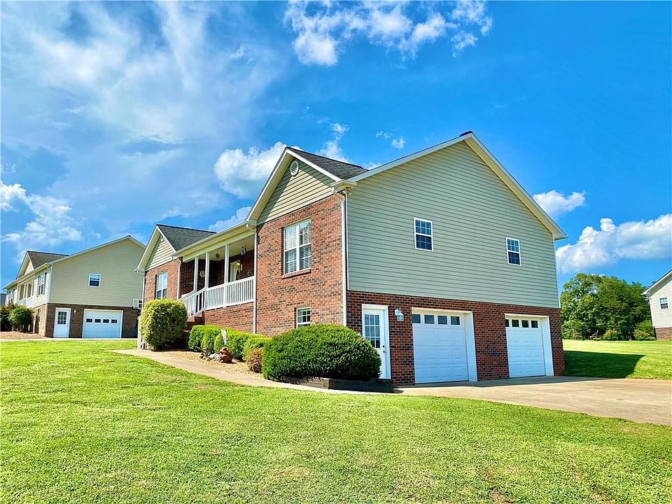 1st image of 5229 S Oak Cir