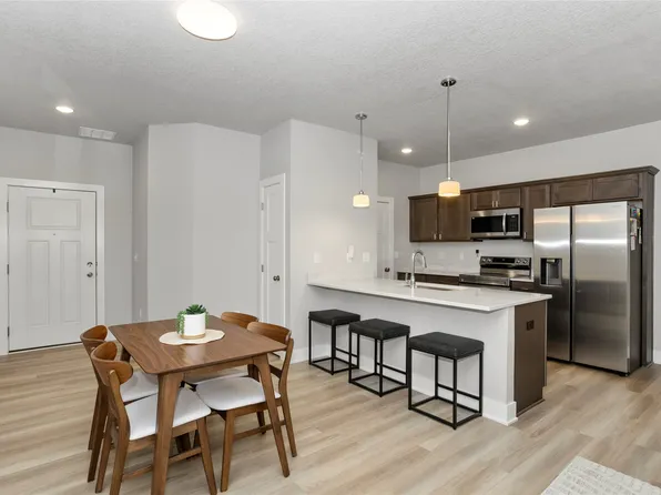 802 Umbra Pl, Norwalk, IA 50211