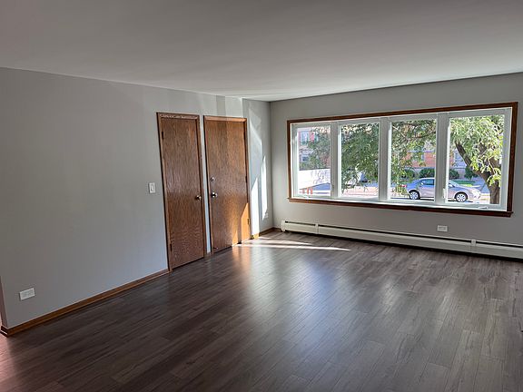 3rd image of 8538 W Catalpa Ave #1