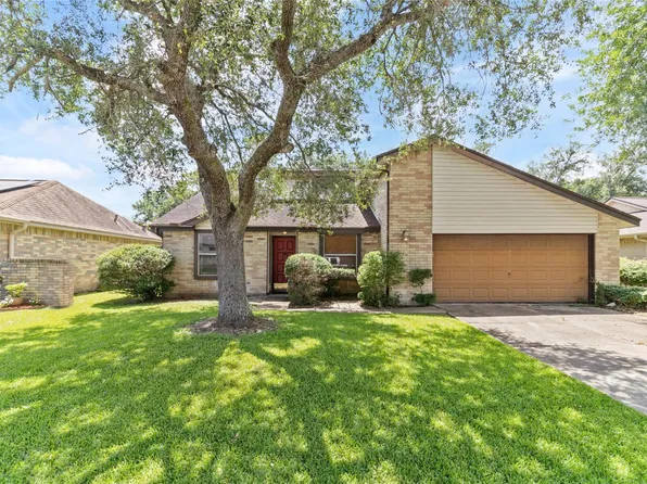 14 Sarita Rd, Angleton, TX 77515
