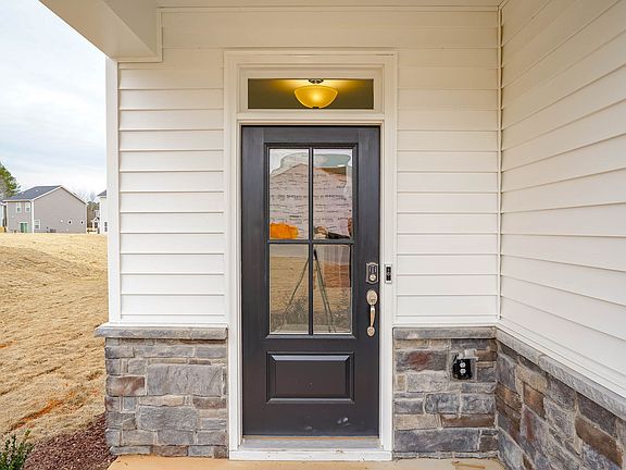 4th image of 355 Merriman Dr