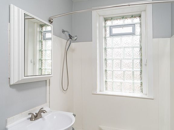 5th image of 703 W Ferry St #35372315c