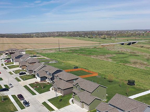 5th image of 4502 Brook Cir