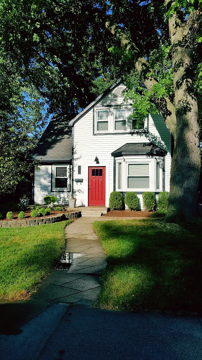 622 N Rembrandt Ave photo 1