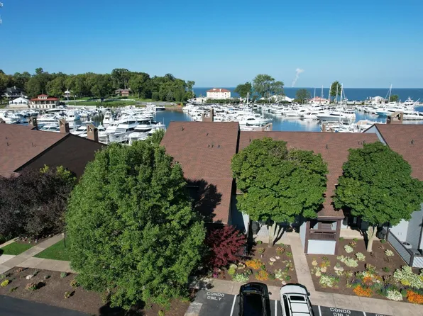 3138 N Marina View Dr, Pt Clinton, OH 43452
