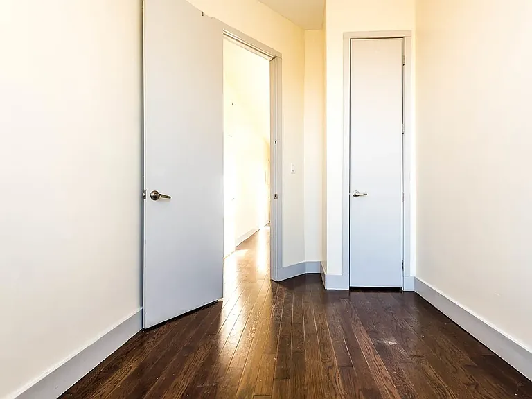 26 Wilson Ave #2L — Photo 8