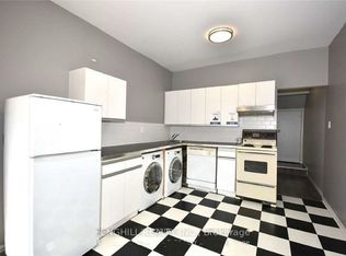 678 Bathurst St, Toronto, ON M5S 2R3