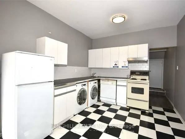 678 Bathurst St, Toronto, ON