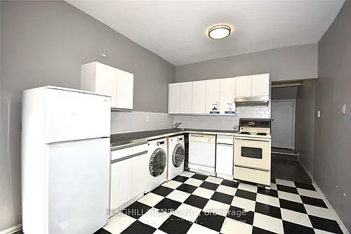 678 Bathurst St #MAIN Photo 1