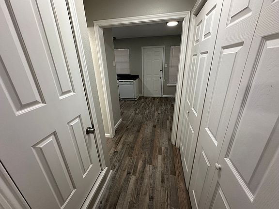 3rd image of 1610D Sun Valley Dr