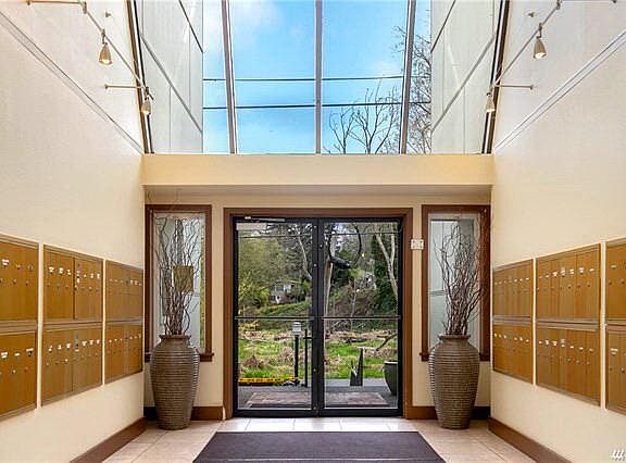 Building Lobby/Front Door Entrance