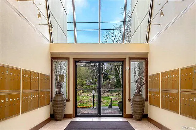 Building Lobby/Front Door Entrance