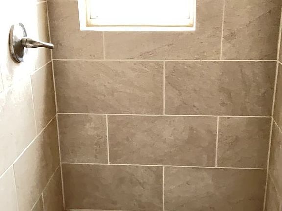 3rd image of 1801 Oregon Ave APT 5