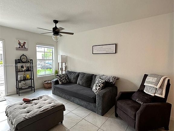 5th image of 548 NE 5th Ln #548